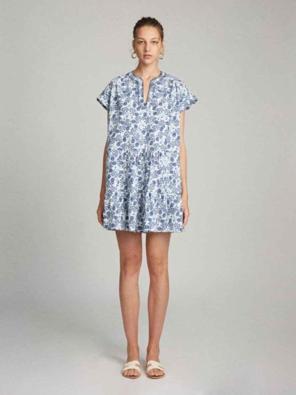 Saloni Ashley-B Dress Porcelain Clover Print Blue Size 2 Coastal Preppy Luxury